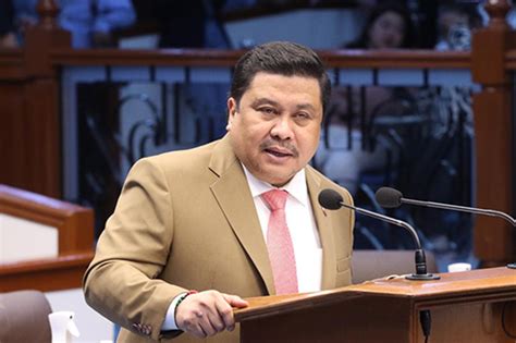 P100 dagdag sa daily wage sa pribadong sektor nasa plenaryo .